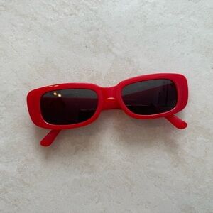 Red Mid‎ Squared Sunglasses